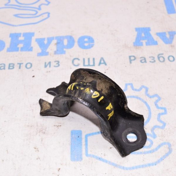 Скоба втулки стабилизатора левправ Nissan Pathfinder 13- 546143JA0A