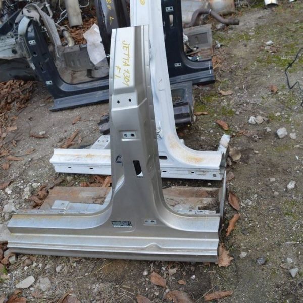 Стойка кузовная центральная левая VW Jetta 11-18 USA (01) золотистый цвет 5C6-809-219-B