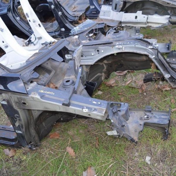 Четверть передняя правая VW Tiguan 09-17 (04) черная с батоном крыши, есть примятости 5N0803092