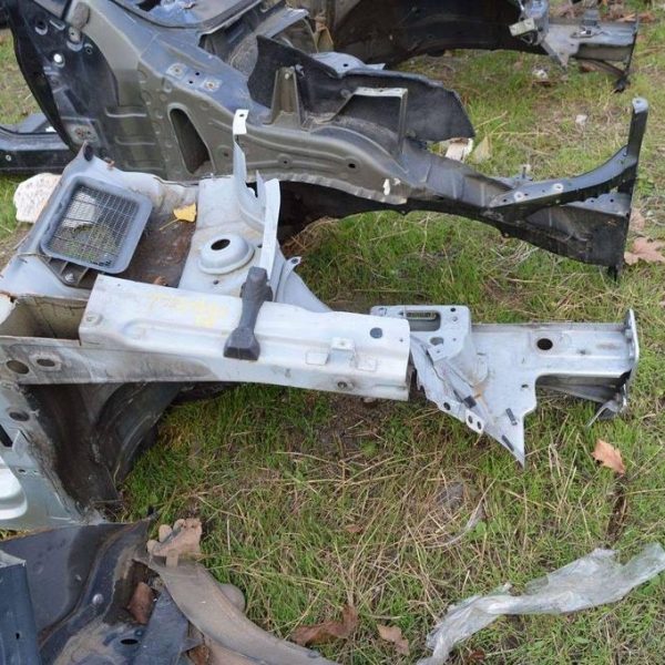 Четверть передняя правая VW Tiguan 09-17 серебро (03) низко порезана стойка 5N0803092