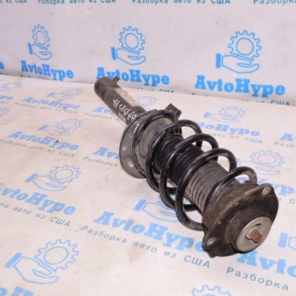 Стойка амортизатора в сборе перед прав VW Passat b7 USA (03) 561413031K