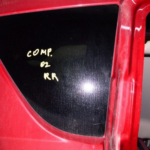 Форточка (глухое стекло) задняя правая Jeep Compass 11-16 5191250AC