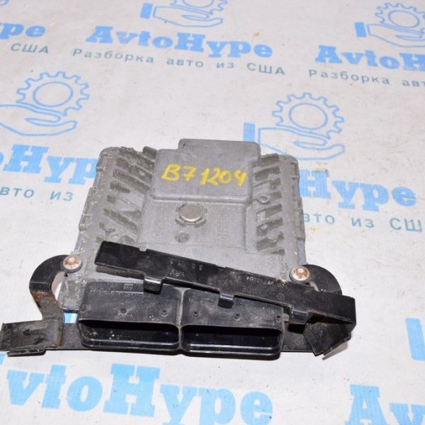 Блок ECU компьютер двигателя VW Passat b7 USA 1.8T (04) 06K906070H