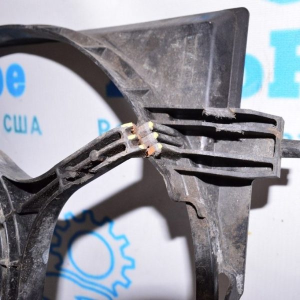 Накладка центральной стойки верхняя (ремень) левая Infiniti QX30 17- 76914-5DA1A