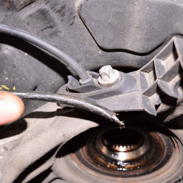 Диффузор кожух радиатора в сборе Nissan Rogue 14- (05) 214814BA0A