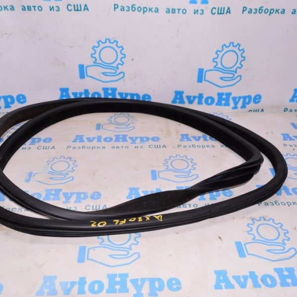 Уплотнитель дверного проема перед лев Infiniti QX30 17- 769225DA0A