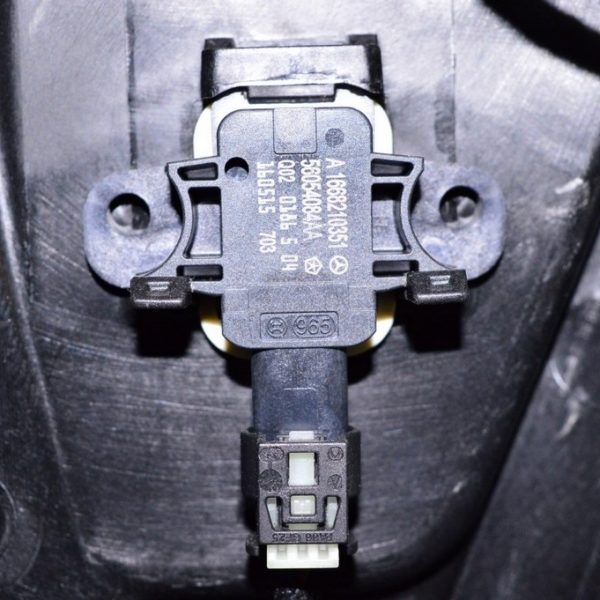 Датчик подушки безопасности дверь перед лев Infiniti QX30 17- 56054084AA