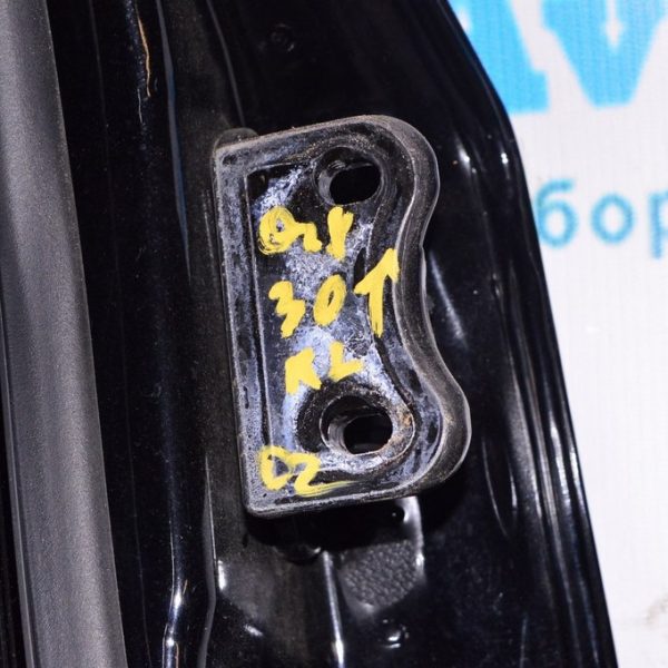 Петля двери верхняя зад лев Infiniti QX30 17- 82401-5DA0A