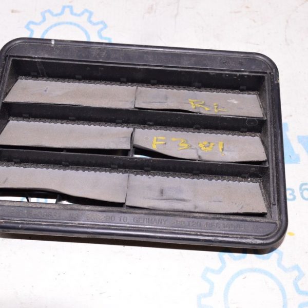 Накладка рулевой колонки Infiniti QX30 17- A2466820160