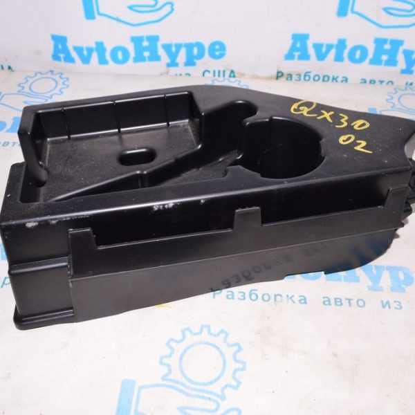 Поддон багажника Infiniti QX30 17- (02) со знакам аварийки и крюком 849H05DA0B