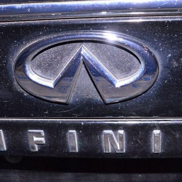 Эмблема INFINITI двери багажника Infiniti QX30 17- 90890-5DA0A