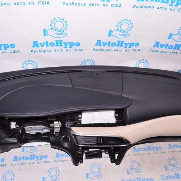 Торпедо передняя панель голая Infiniti QX30 17- (02) черная с беж накладкой 682005DF0A