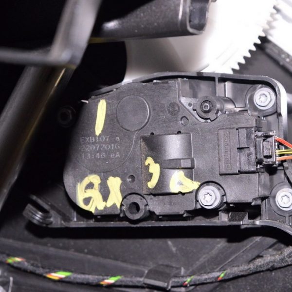 Актуатор моторчик привод печки (вентиляция) Infiniti QX30 17- 27740-5DA0B