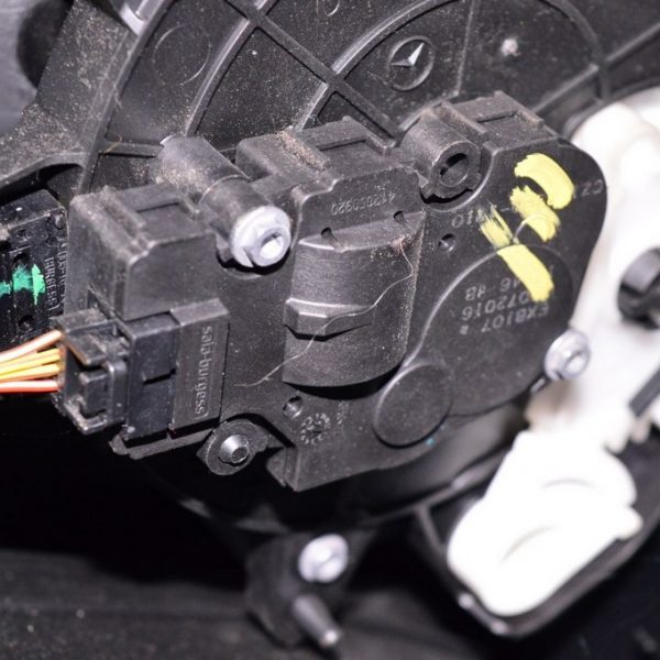 Актуатор моторчик привод печки (кондиционер) Infiniti QX30 17- 27740-5DA0B