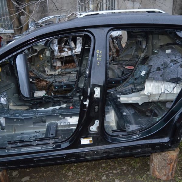 Стойка кузовная центральная левая Infiniti QX30 17- (02) черный цвет KH3 G6033-5DAMA