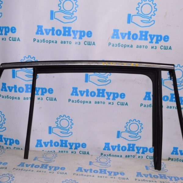 Молдинг двери верхний зад прав Infiniti QX30 17- 822825DA0A