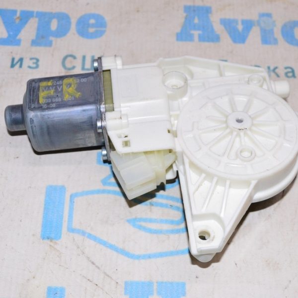 Стеклоподъемник с мотором перед прав Infiniti QX30 17- 807305DM0A