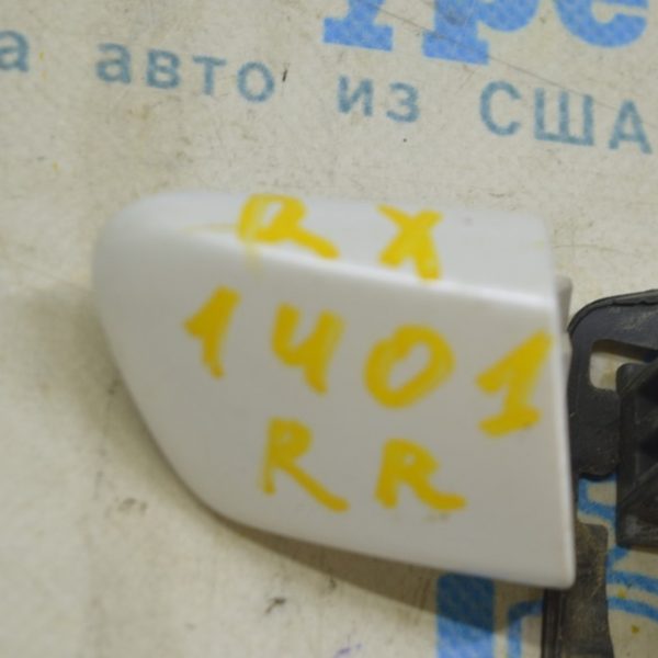 Уплотнитель двери зад прав Infiniti QX30 17- 828305DA1A