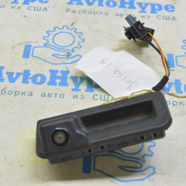 Камера заднего вида VW Jetta 19- с ручкой багажника реализ Саша цуркан 17a82756606s