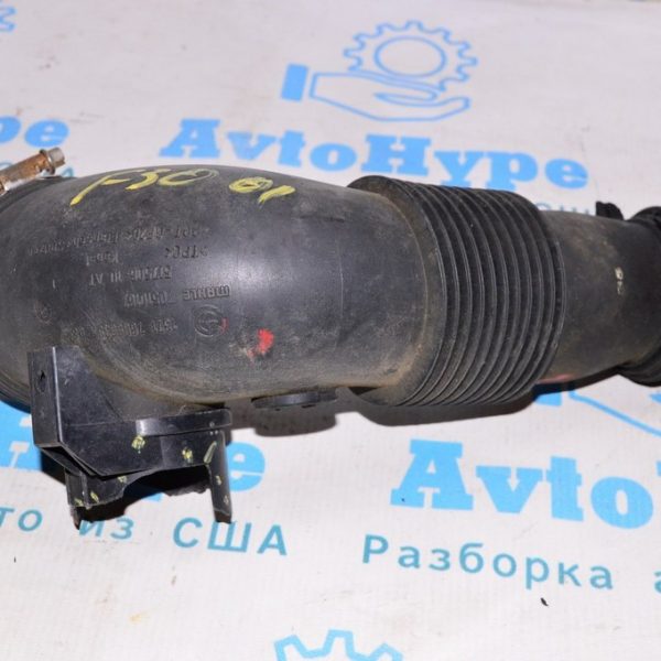 Воздуховод интеркулера BMW 328i F30 12-19 (01) деф. надлом крепления 13-71-7-605-638