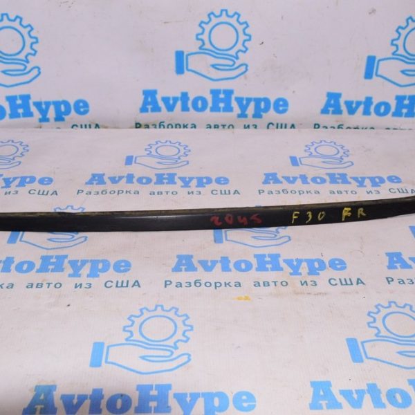 Молдинг лобового стекла прав BMW 3 F30 12-19 состояние 8из10 51-31-7-258-188
