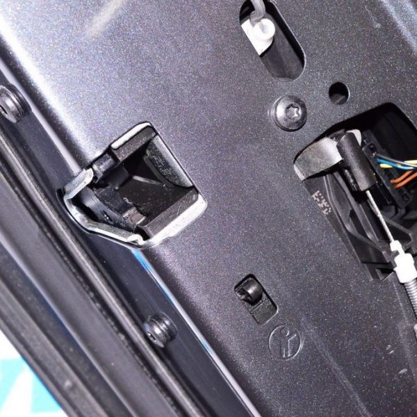 Замок двери зад лев BMW 3 F30 12-19 51-22-7-229-459