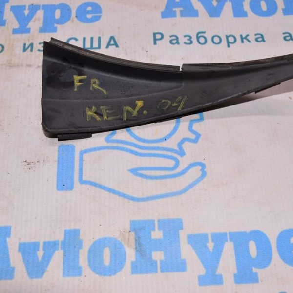 Уплотнитель решетки дворников прав Jeep Renegade 15- 5UW34LXHAA