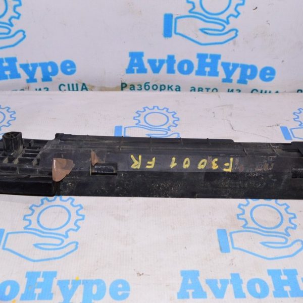 Кронштейн радиатора прав BMW 328i F30 12-19 17-11-7-600-537