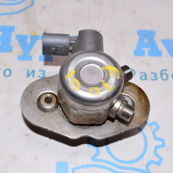 Топливный насос высокого давления ТНВД BMW 3 F30 12-16 N20 2.0Т 13517584461