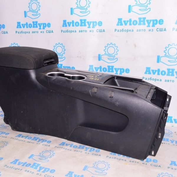 Консоль центральная (подлокотник и подстаканники) Nissan Pathfinder 13- черн тряпка 969113KA1A
