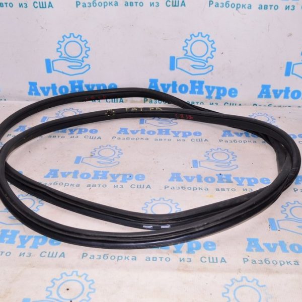 Уплотнитель дверного проема перед прав Nissan Pathfinder 13- (01) деф 76921-3KA0A