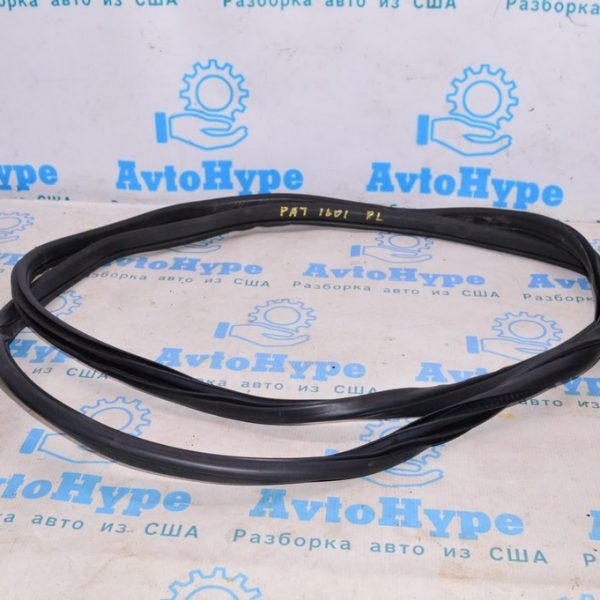 Уплотнитель дверного проема зад лев Nissan Pathfinder 13- 76924-3KA0A