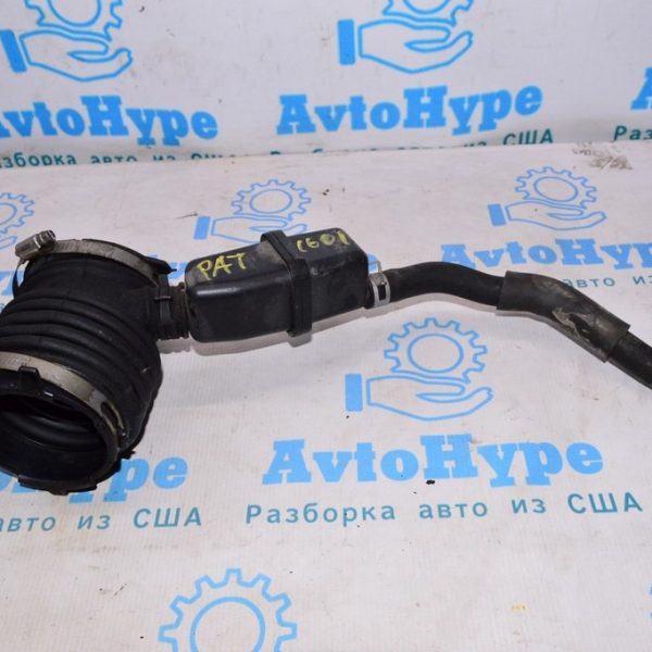 Воздуховод с резонатором на коллектор Nissan Pathfinder 13- 165763JA0A