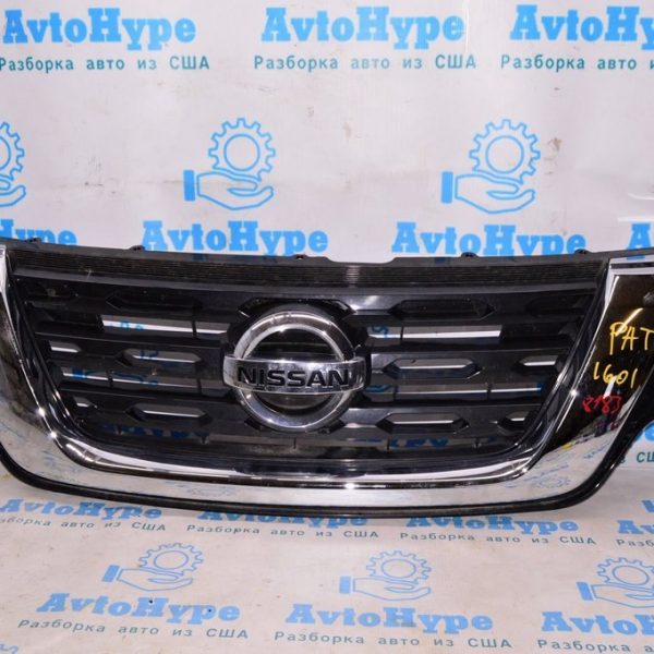 Решетка радиатора grill Nissan Pathfinder 17-19 рест без камеры с эмблемой 623109PF1