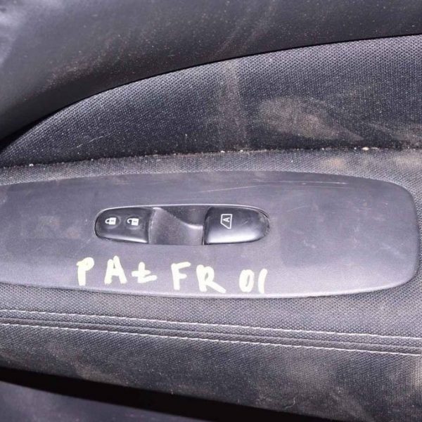 Управление стеклоподъемником перед прав Nissan Pathfinder 13- 25411-3KA1A