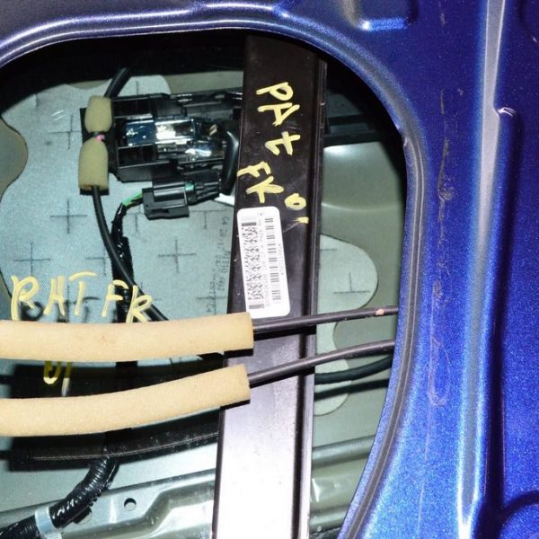 Стеклоподъемник с мотором перед прав Nissan Pathfinder 13- 807203KA0A