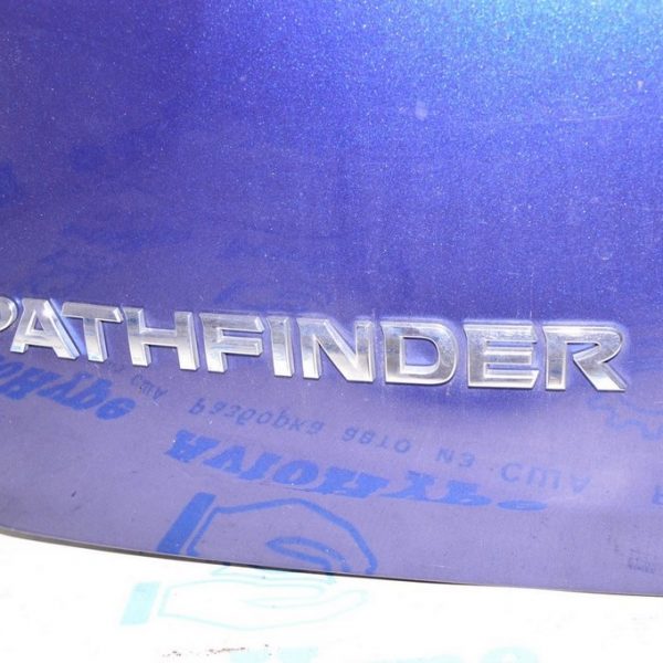 Эмблема надпись "Pathfinder" Nissan Pathfinder 13- 90895-3KA0A