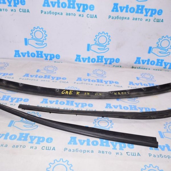 Уплотнитель капота капота Jeep Cherokee KL 14-18 дорест 68103103AB