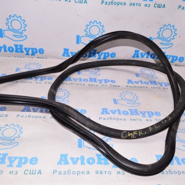 Уплотнитель дверного проема перед лев Jeep Cherokee KL 14- 68225187AB