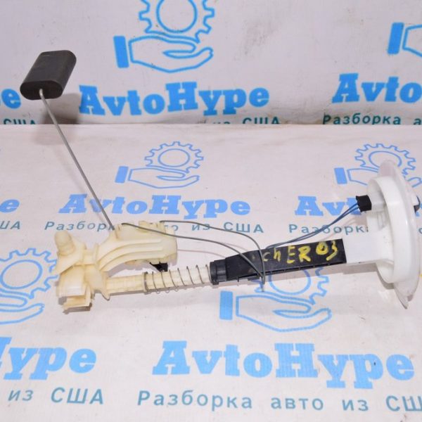 Датчик уровня топлива Jeep Cherokee KL 14- AWD лев 68217193AD