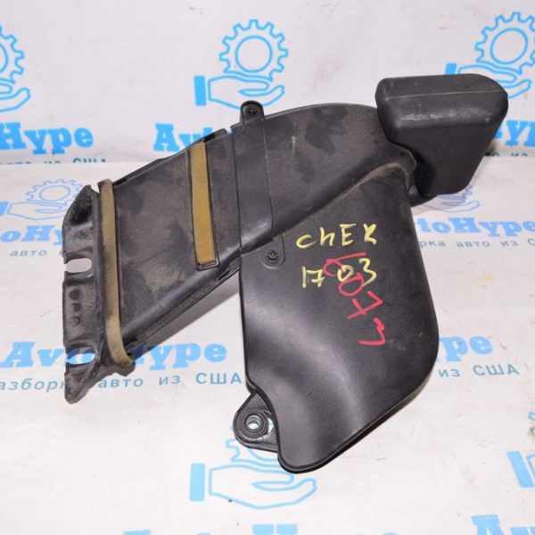 Воздухоприемник Jeep Cherokee KL 14- 2.4 68158625AD