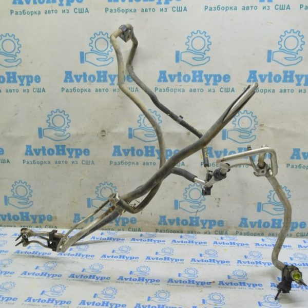 Кронштейн радиатора верх лев Jeep Cherokee KL 14- 2.4 3.2 68144541ab