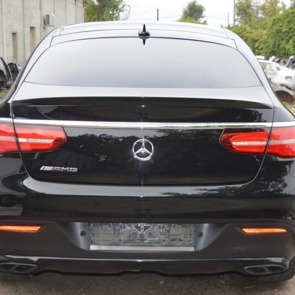 Обшивка двери (карточка) перед прав Jeep Cherokee KL 14- черн с серой вставкой под дерево (03) 6MD181X9AB