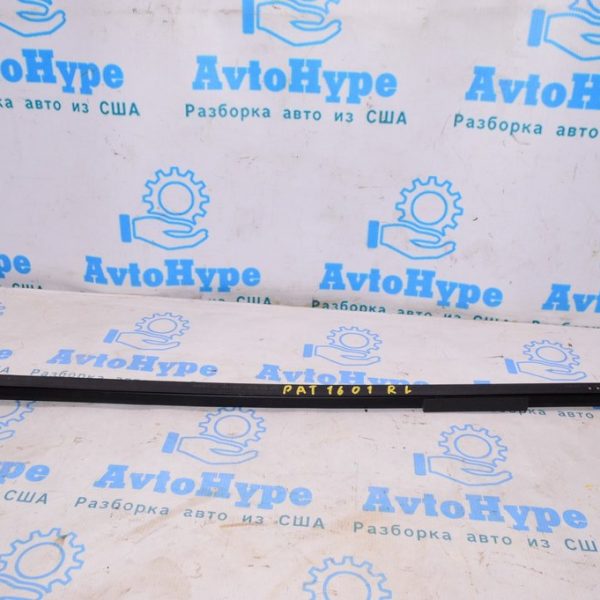 Фетра внутренняя двери зад лев Nissan Pathfinder 13-