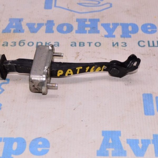 Ограничитель двери зад лев Nissan Pathfinder 13- 82430-3JA0A