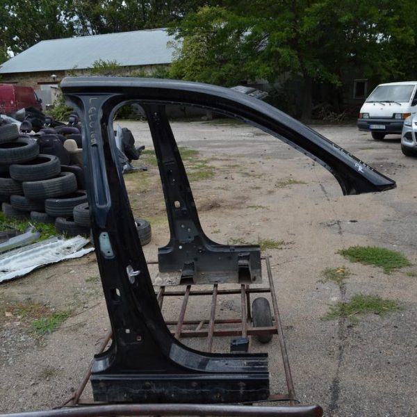 Стойка кузовная центральная правая Mercedes GLC X253 16- (01) черная с батоном крыши A2536372201