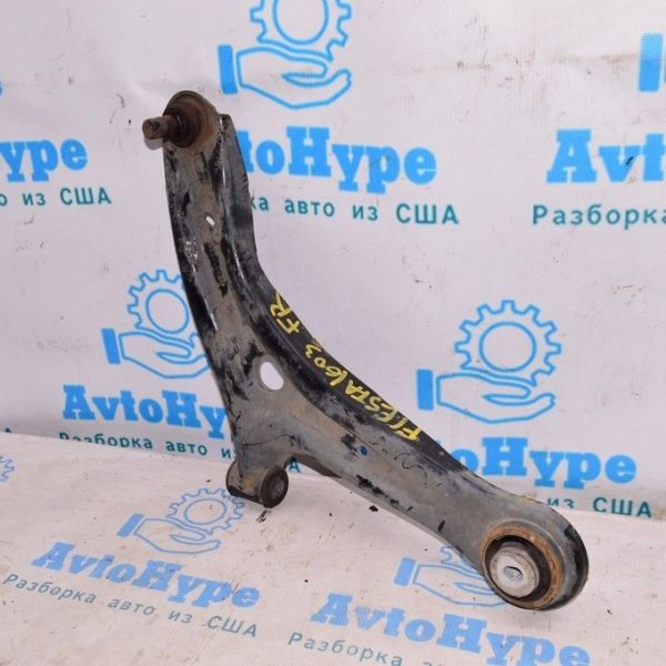 Рычаг нижний перед прав Ford Fiesta 11-19 (03) BE8Z-3078-C