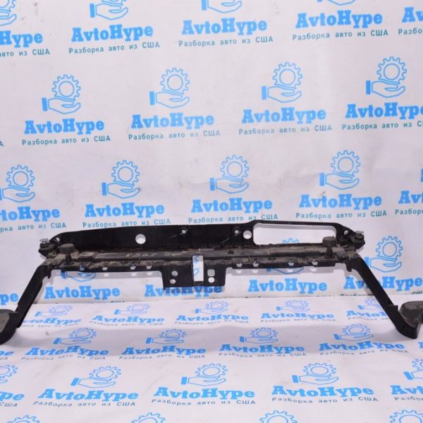 Опора радиатора верхняя Ford Edge 16- пластик (04) FT4Z-16138-C