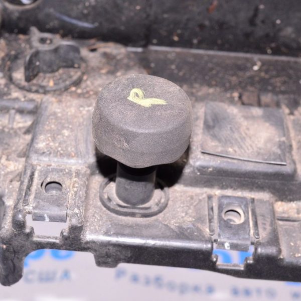 Отбойник капота прав Ford Edge 16- CV6Z16758A CV6Z16758A