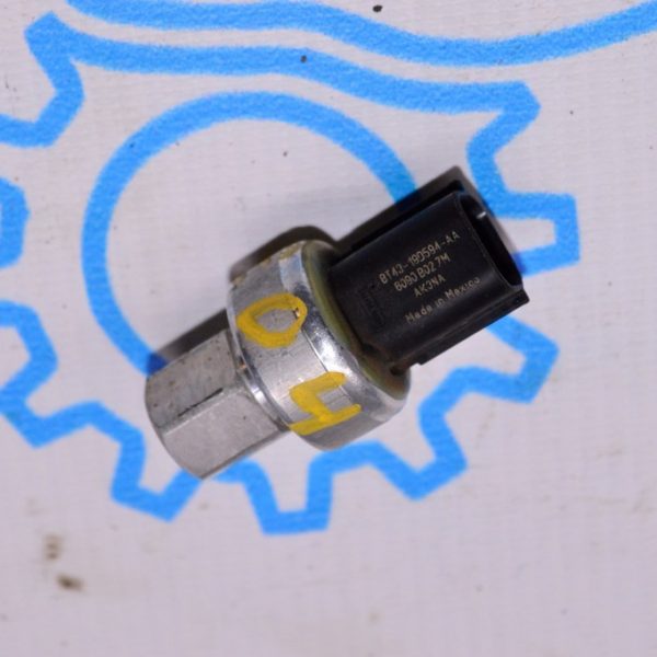 Датчик давления кондиционера Ford Edge 16- 2.0T bt43-19d594-aa